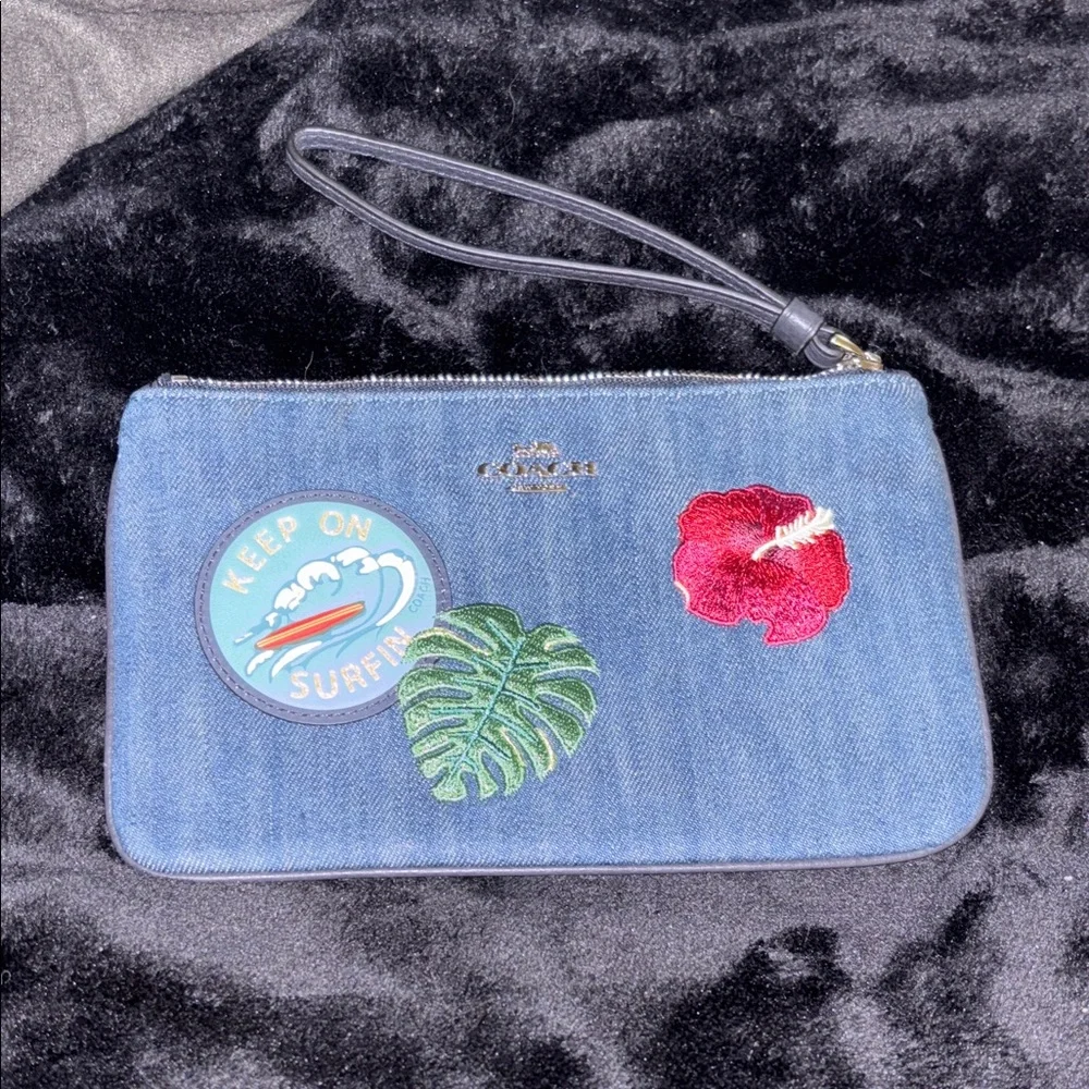 Coach Rare Blue Denim limited Wristlet with Hawaii Tropical Patches - Picture 1 of 3
